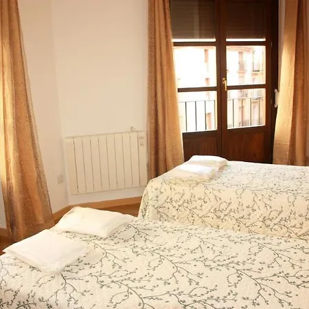 Dos Torres Pilar - Balcones Con Vistas Al Pilar Hotel Zaragoza