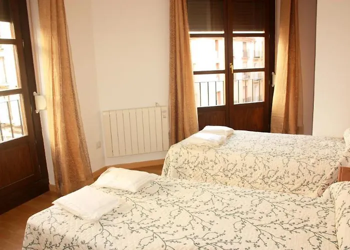 Dos Torres Pilar - Balcones Con Vistas Al Pilar Hotell Zaragoza